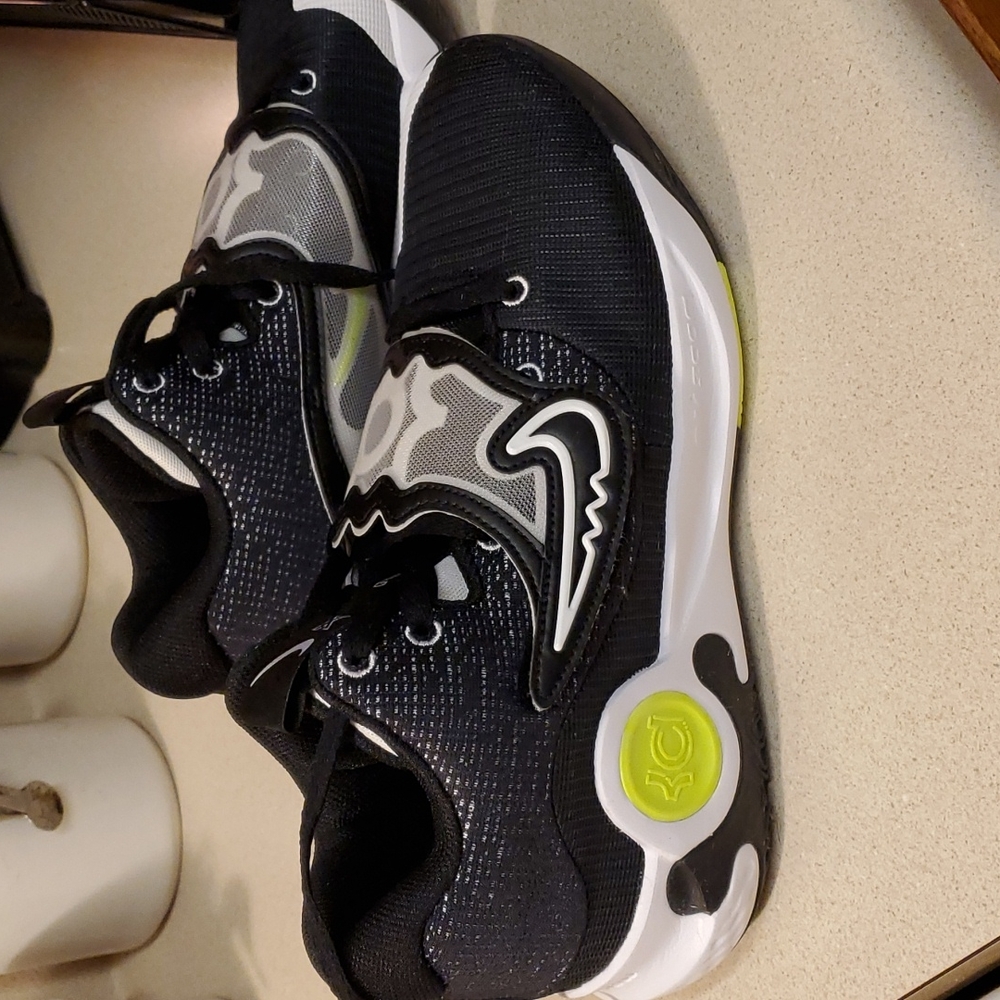 Men's Nike KD Trey 5 X Black/Volt/White Shoes